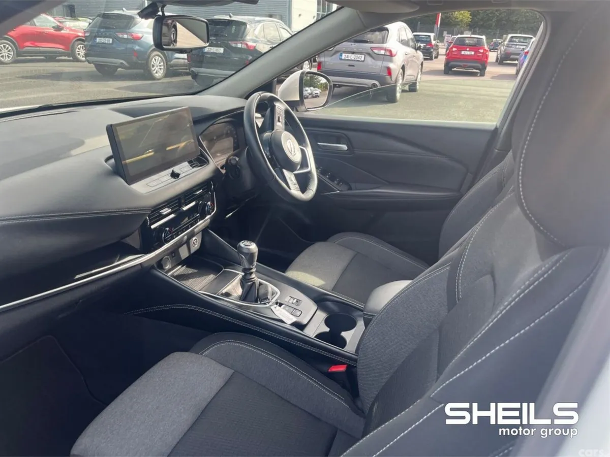 Nissan Qashqai MPV, Petrol, 2023, White