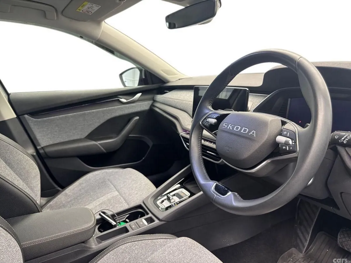 Skoda Octavia Saloon, Diesel, 2025, Grey