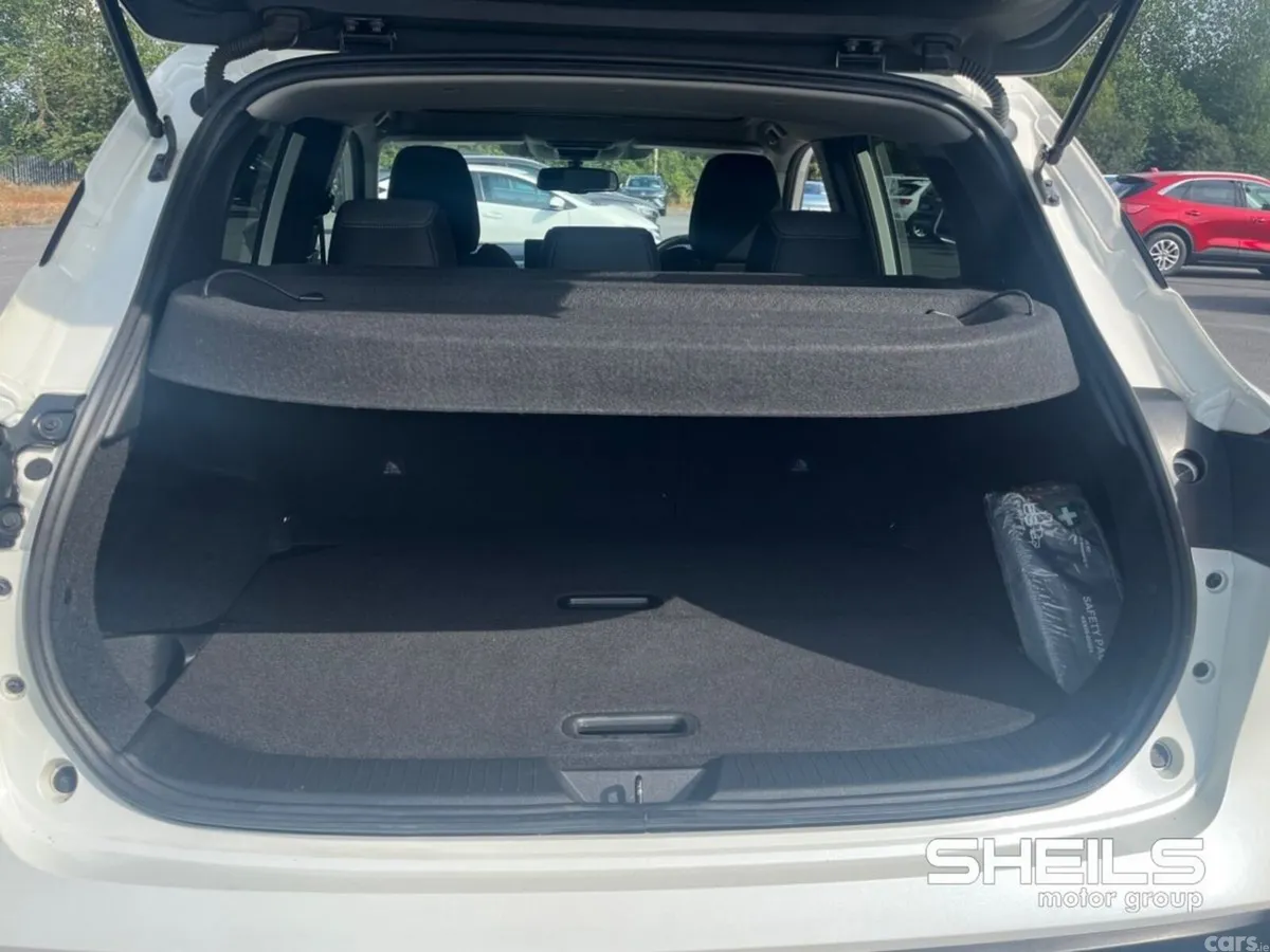 Nissan Qashqai MPV, Petrol, 2023, White