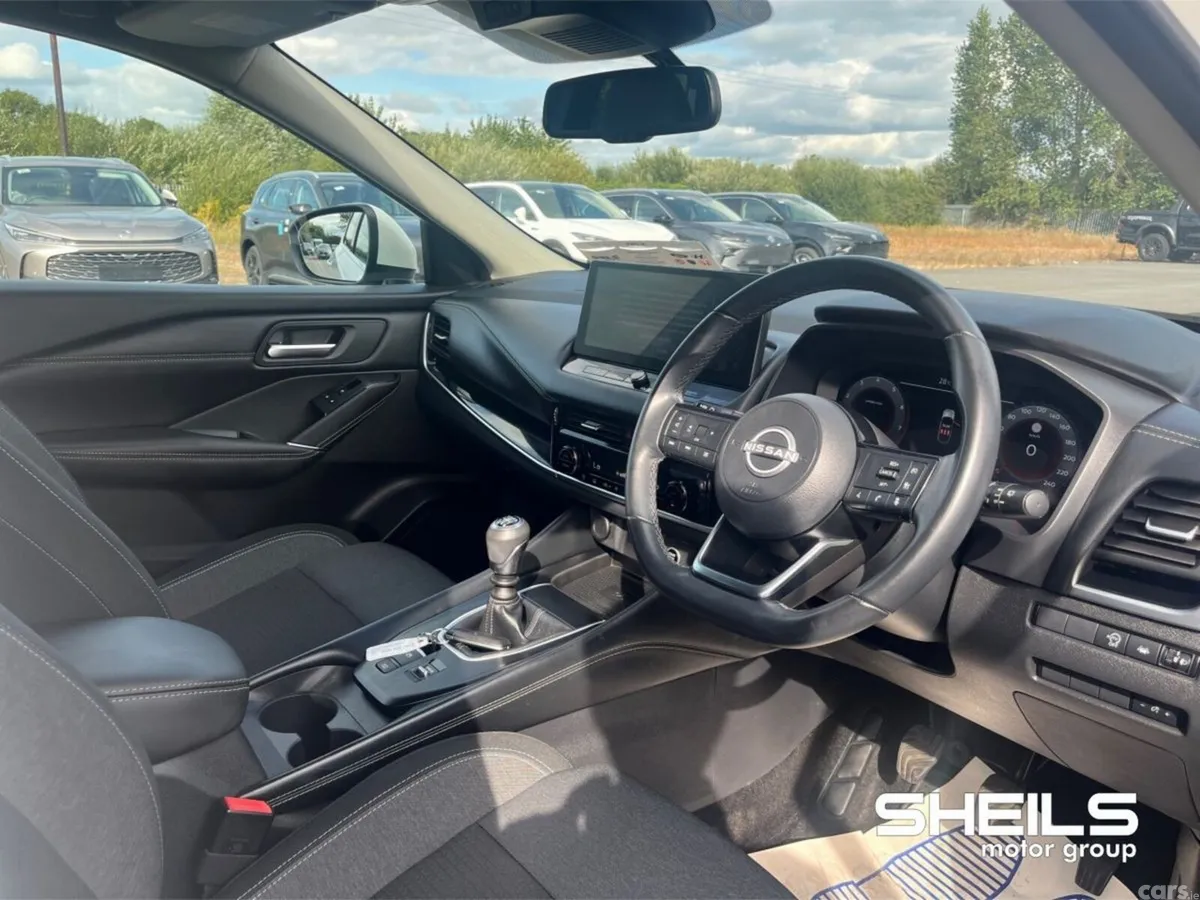 Nissan Qashqai MPV, Petrol, 2023, White