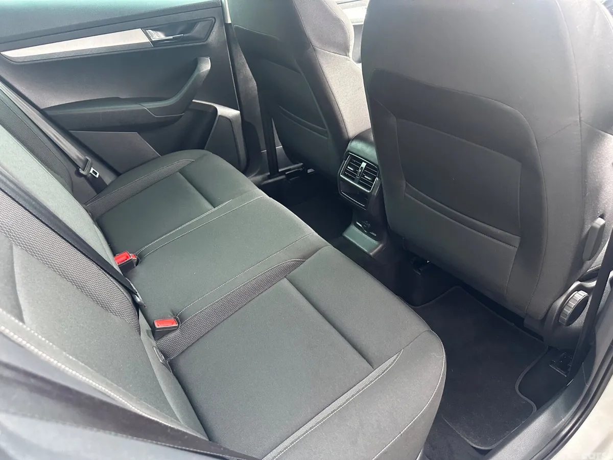 Skoda Karoq SUV, Diesel, 2023, Silver