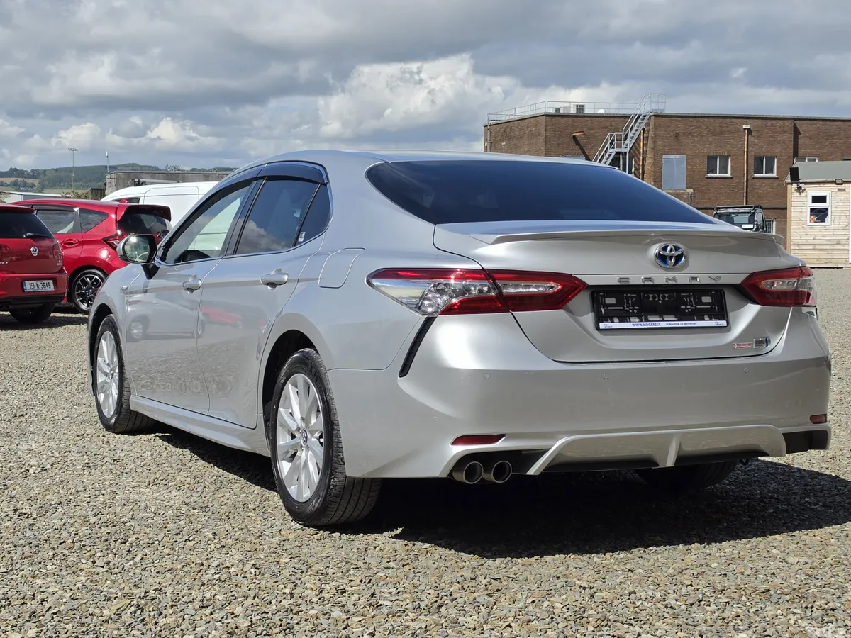 Toyota Camry Saloon, Petrol Hybrid, 2019, Silver
