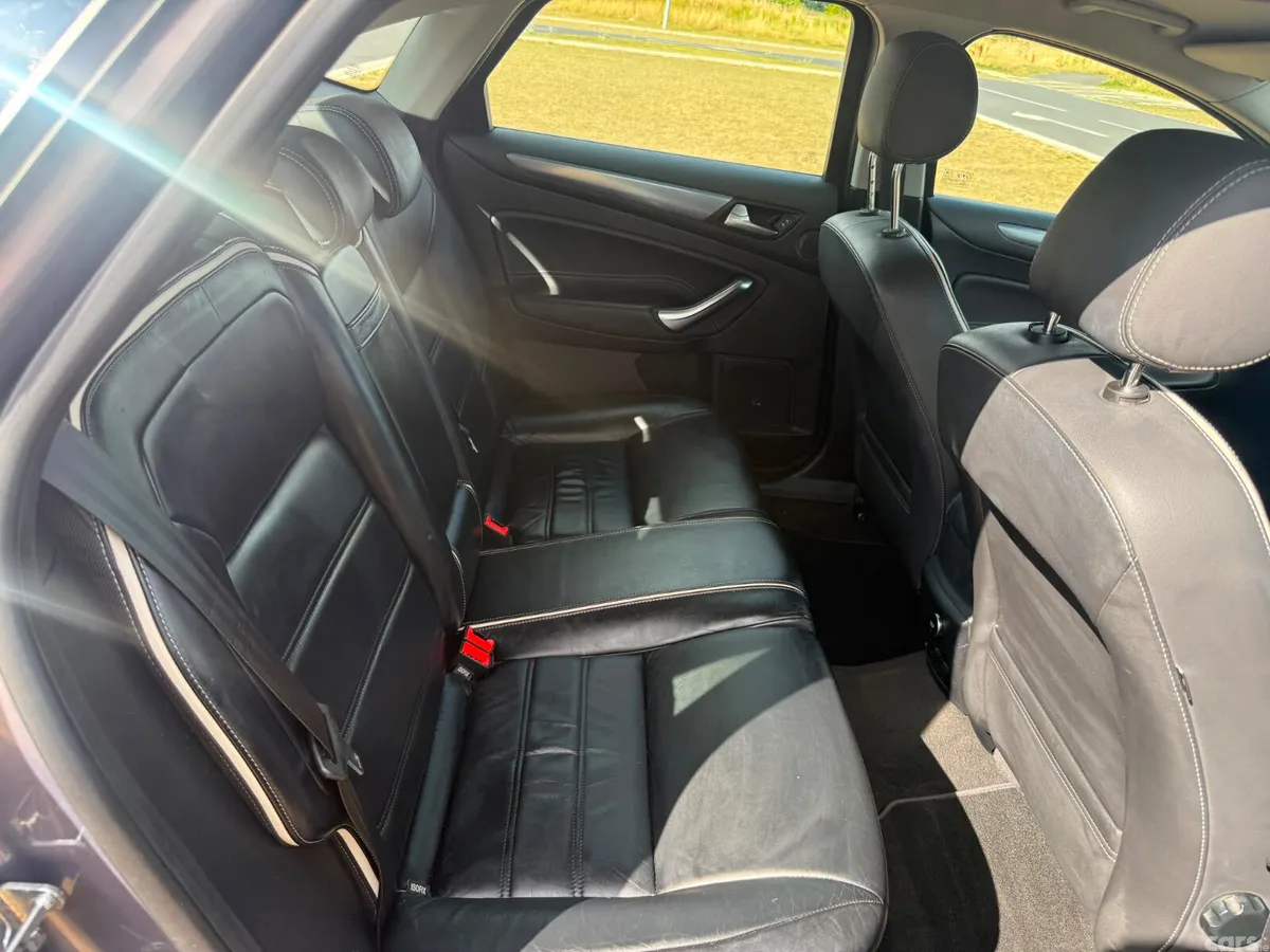 Ford Mondeo Hatchback, Diesel, 2014, Grey