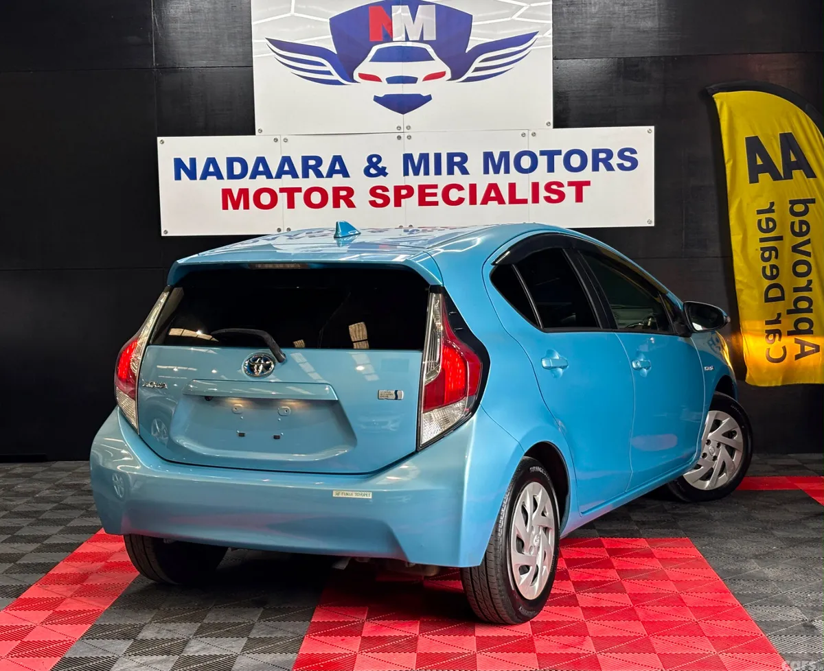 Toyota Aqua Hatchback, Petrol Hybrid, 2017, Blue