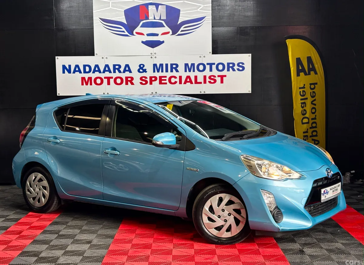 Toyota Aqua Hatchback, Petrol Hybrid, 2017, Blue