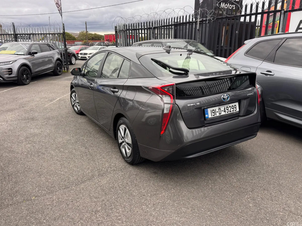 Toyota Prius Hatchback, Petrol Hybrid, 2019, Grey