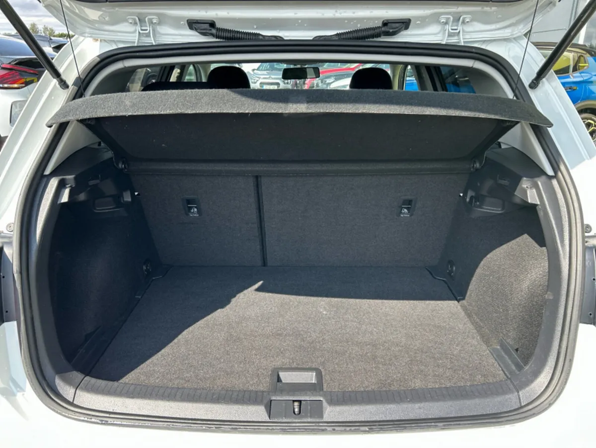 Volkswagen Golf Hatchback, Petrol, 2021, White