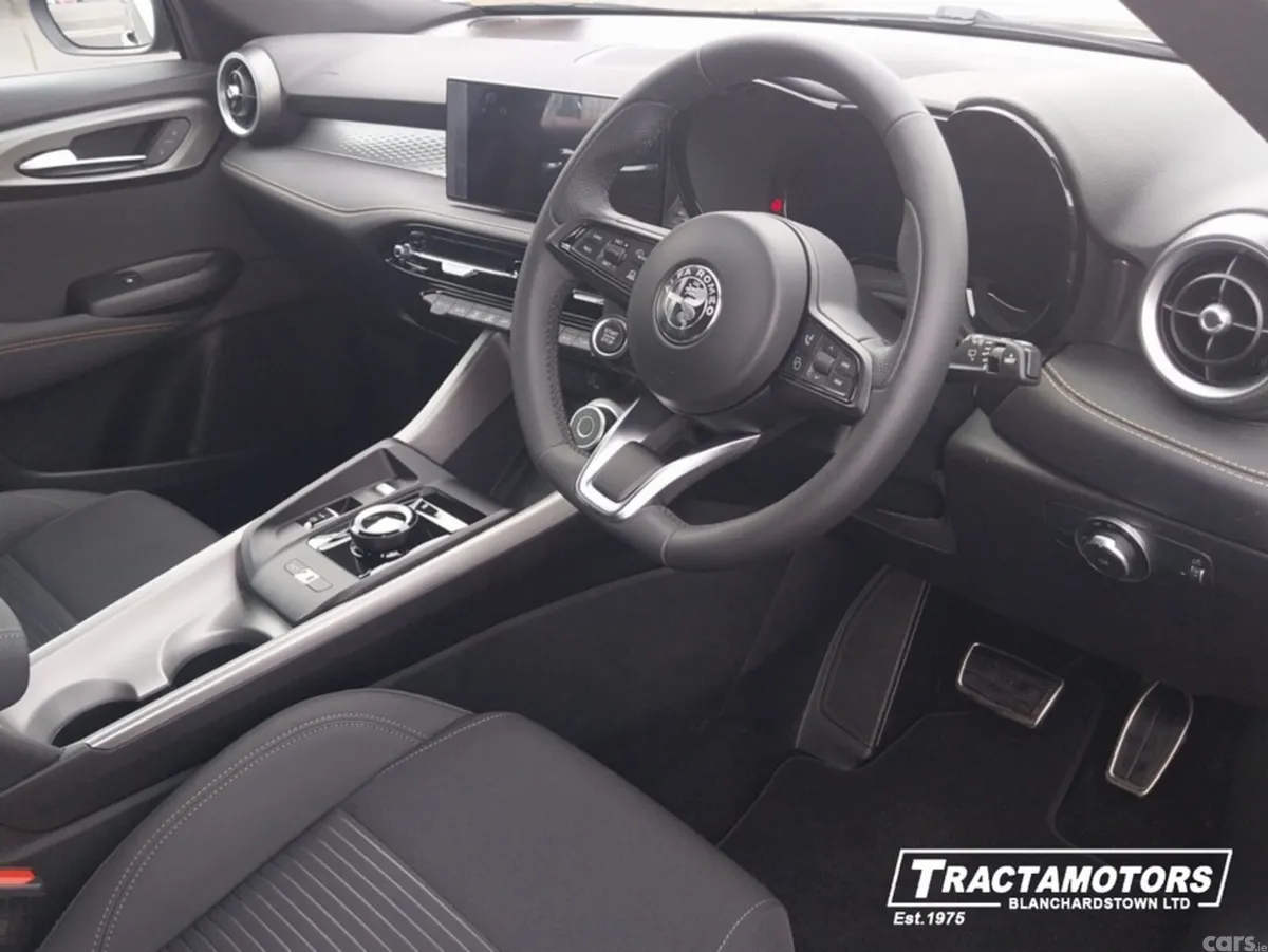 Alfa Romeo Tonale MPV, Petrol Hybrid, 2026, Grey