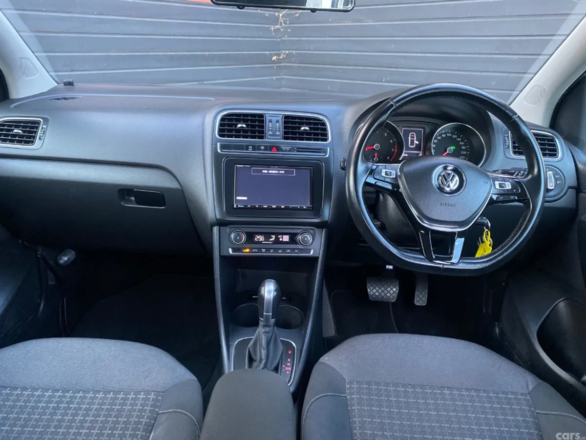Volkswagen Polo Hatchback, Petrol, 2015, White