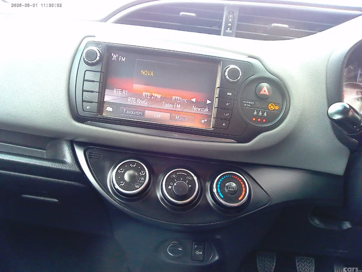 Toyota Yaris Hatchback, Petrol, 2016, Red