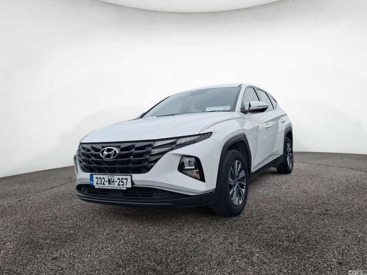 Hyundai Tucson MPV, Petrol Hybrid, 2023, White