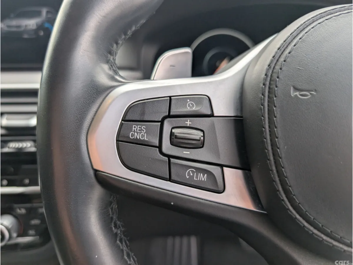 BMW 5-Series Saloon, Petrol Plug-in Hybrid, 2018, Blue