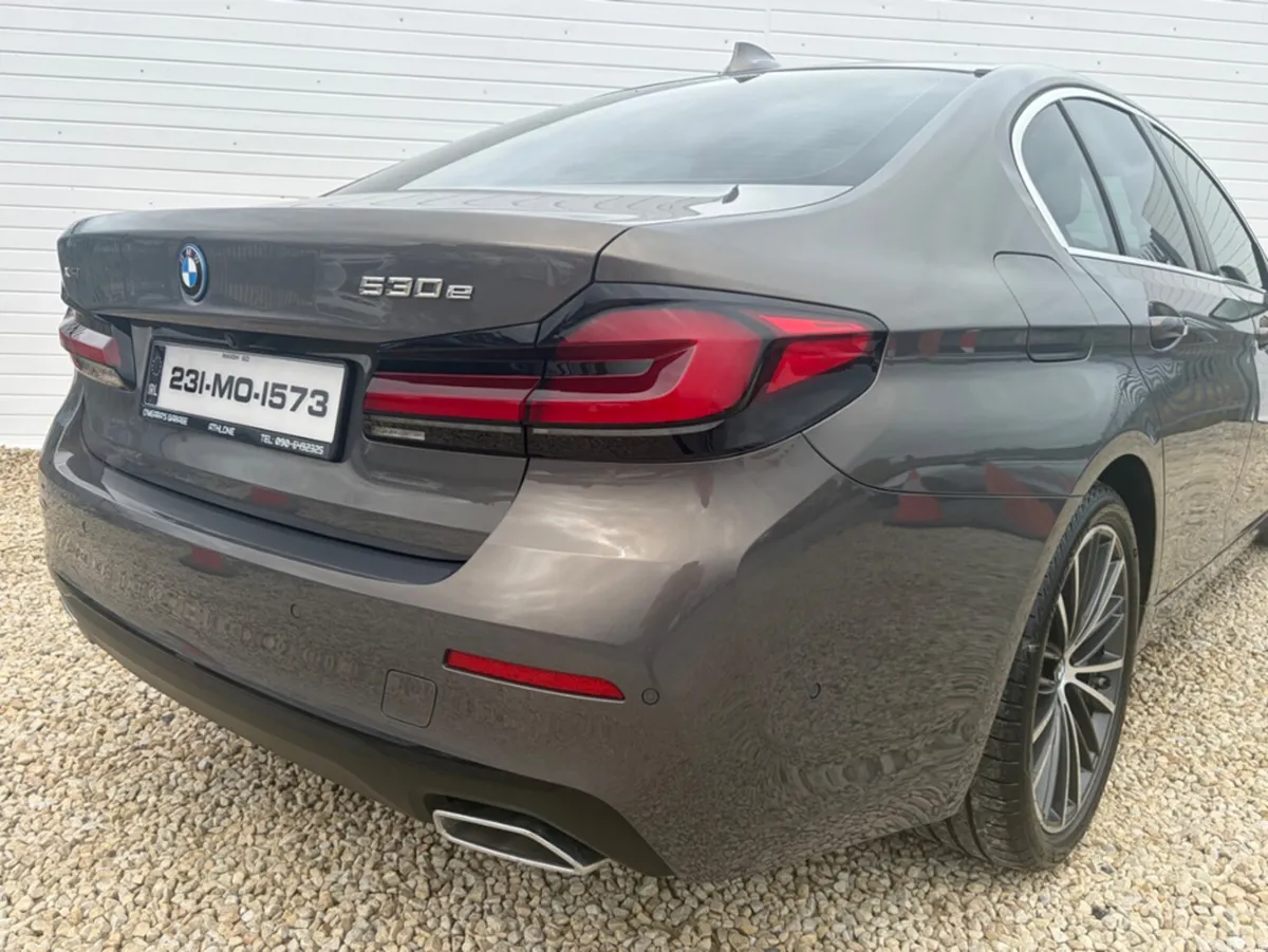 BMW 5-Series Saloon, Petrol Plug-in Hybrid, 2023, Grey