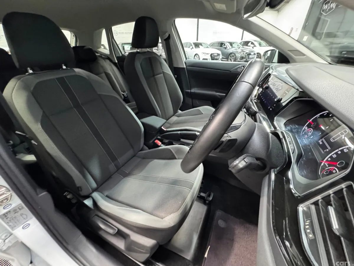 Volkswagen Polo Hatchback, Petrol, 2018, White