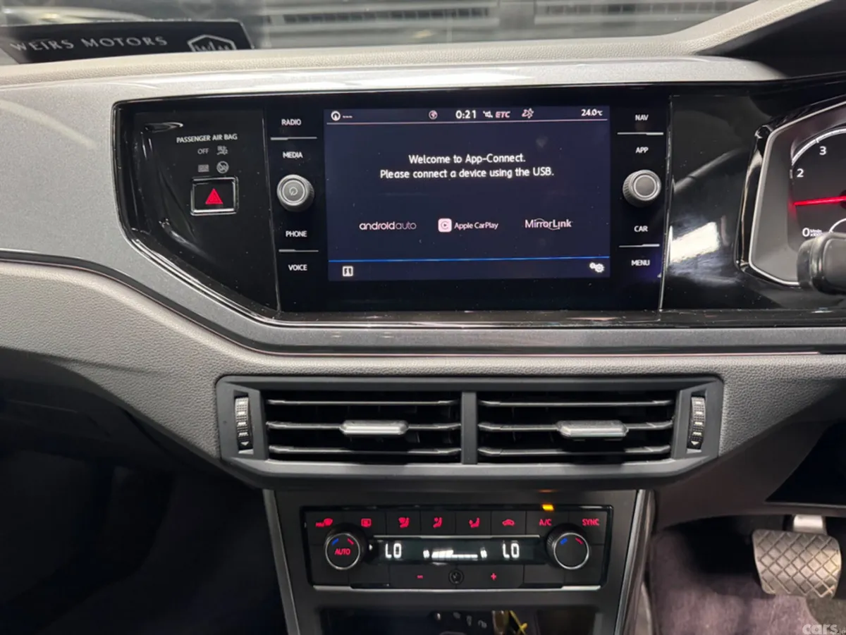 Volkswagen Polo Hatchback, Petrol, 2018, White