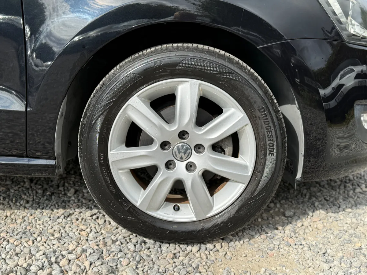 Volkswagen Polo Hatchback, Petrol, 2013, White