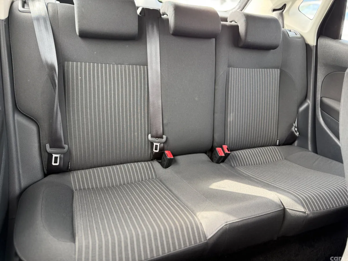 Volkswagen Polo Hatchback, Petrol, 2013, White