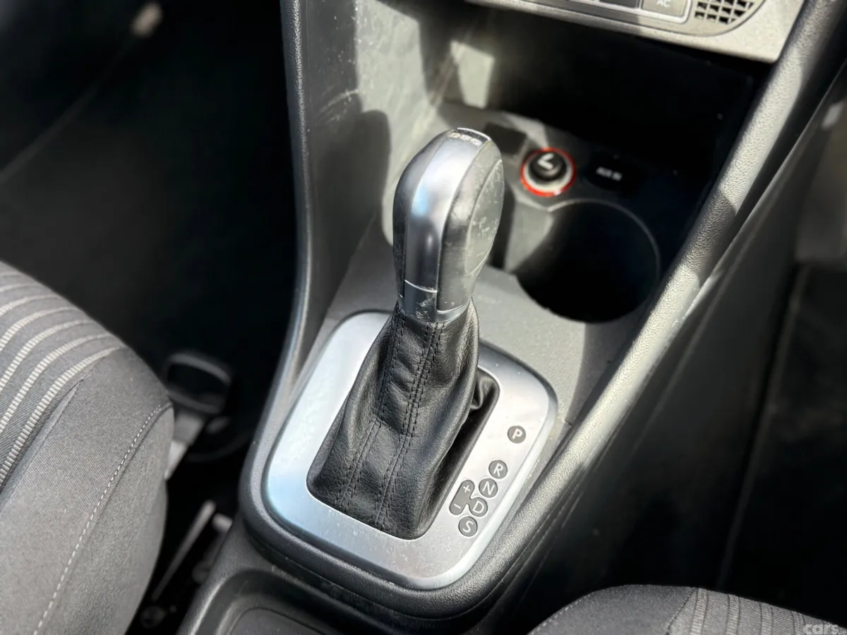 Volkswagen Polo Hatchback, Petrol, 2013, White