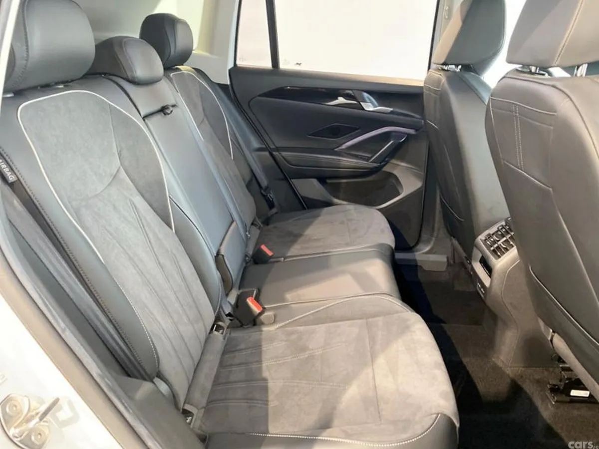 Volkswagen Tiguan SUV, Petrol Hybrid, 2024, White
