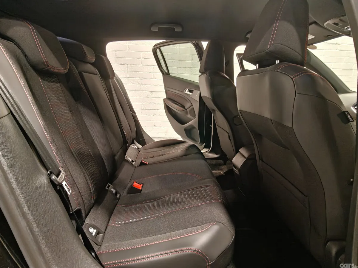 Peugeot 308 Hatchback, Petrol, 2018, Black