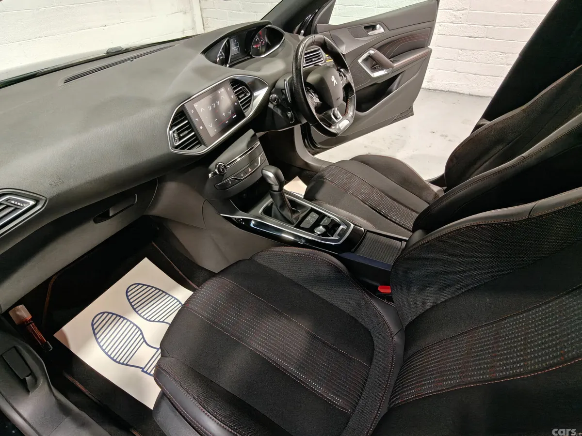 Peugeot 308 Hatchback, Petrol, 2018, Black