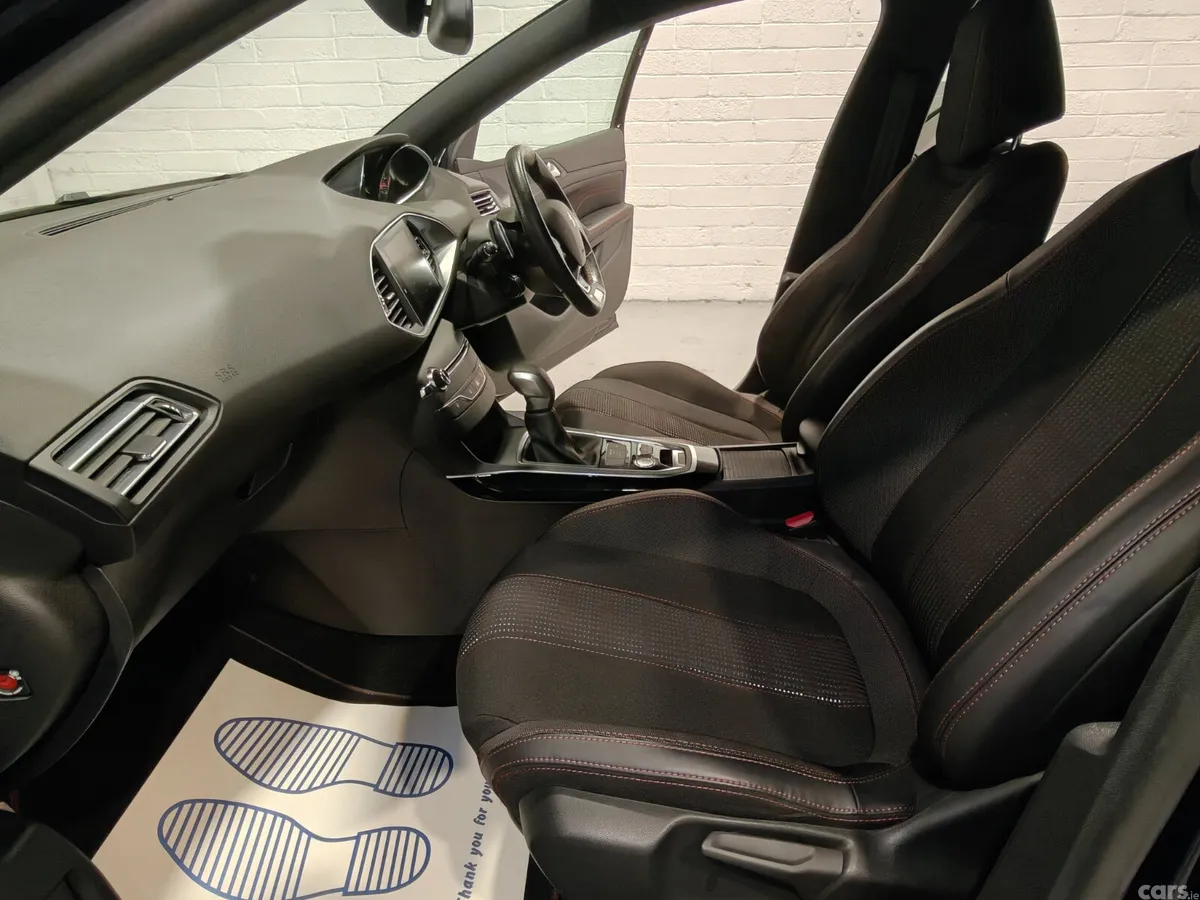 Peugeot 308 Hatchback, Petrol, 2018, Black