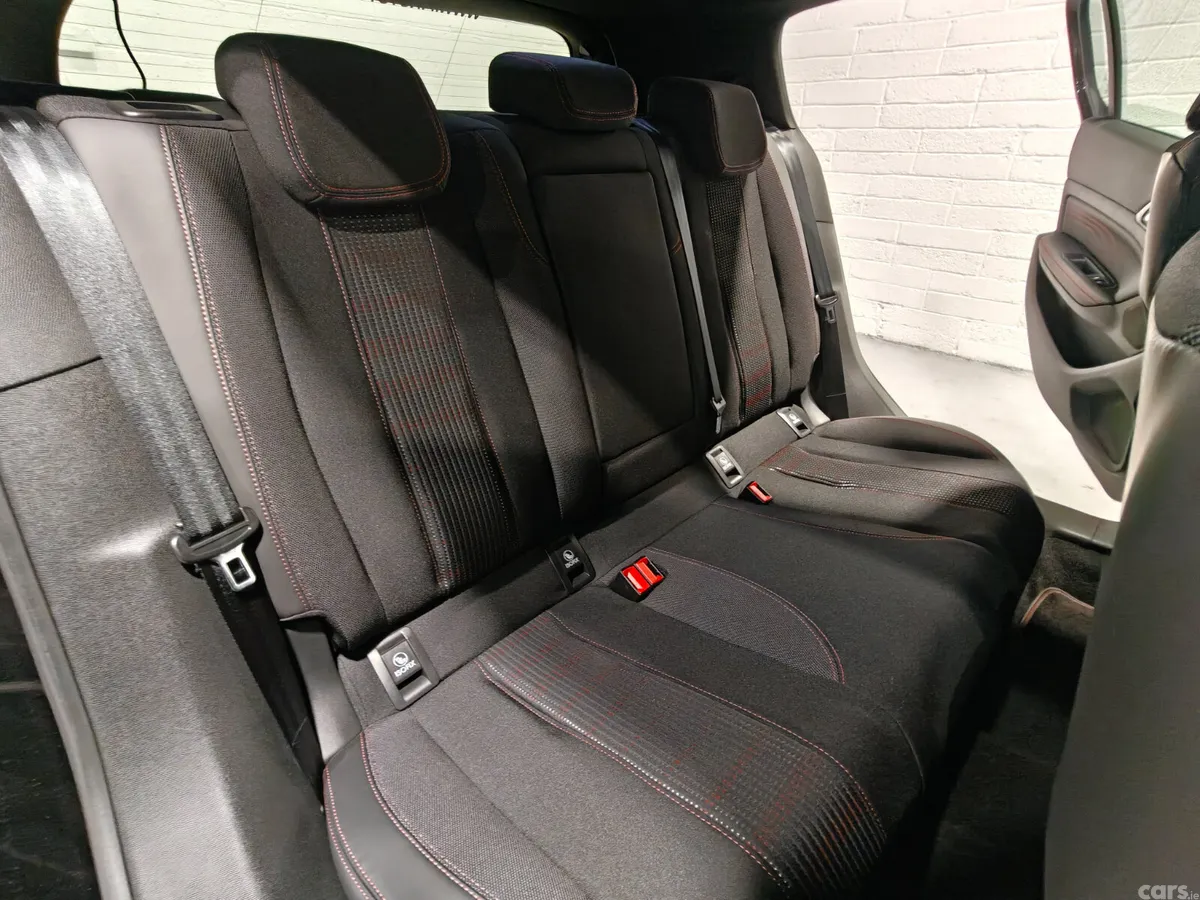 Peugeot 308 Hatchback, Petrol, 2018, Black