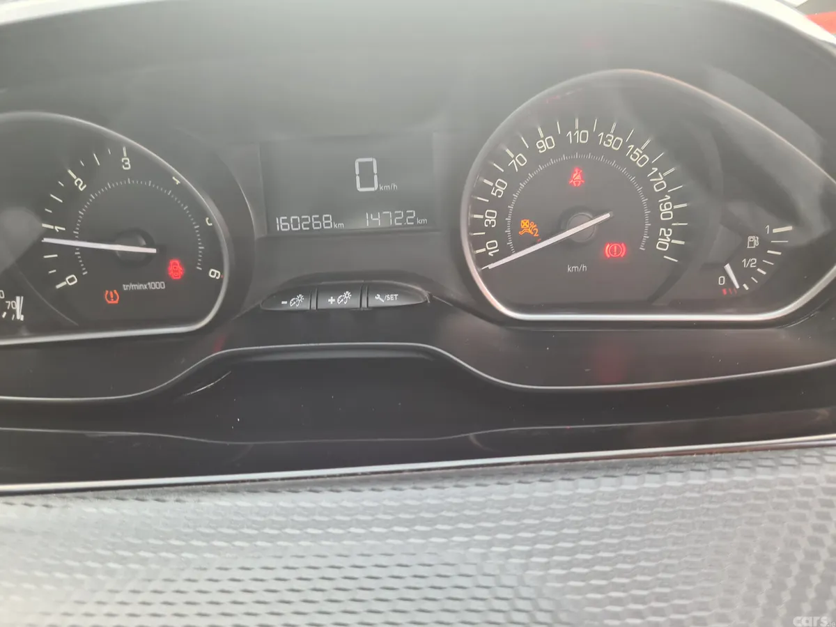 Peugeot 2008 Estate, Diesel, 2017, Red