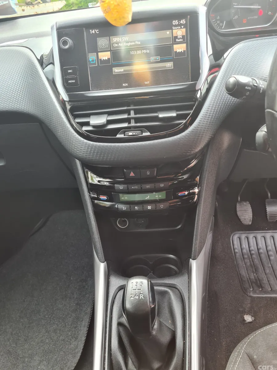 Peugeot 2008 Estate, Diesel, 2017, Red