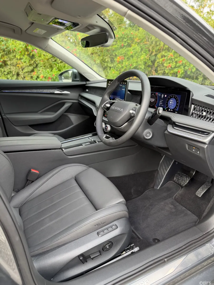 Skoda Superb Saloon, Diesel, 2026, Grey