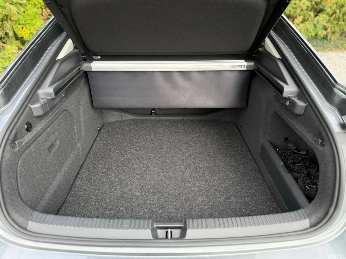 Skoda Superb Saloon, Diesel, 2026, Grey