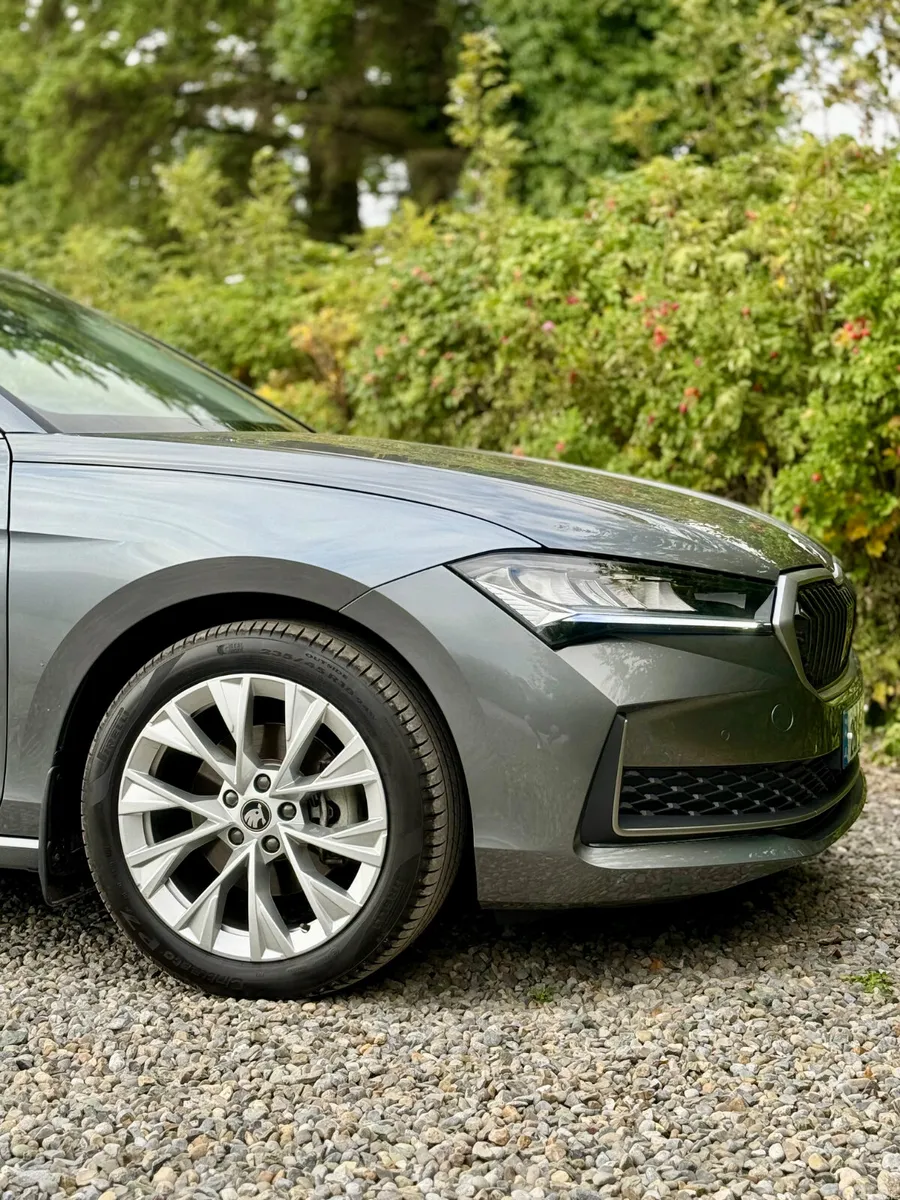 Skoda Superb Saloon, Diesel, 2026, Grey