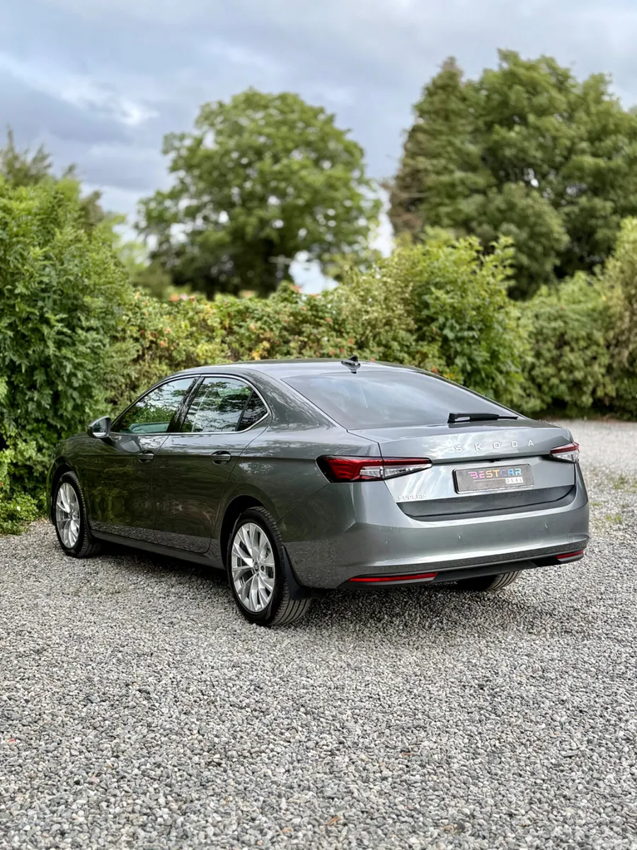 Skoda Superb Saloon, Diesel, 2026, Grey
