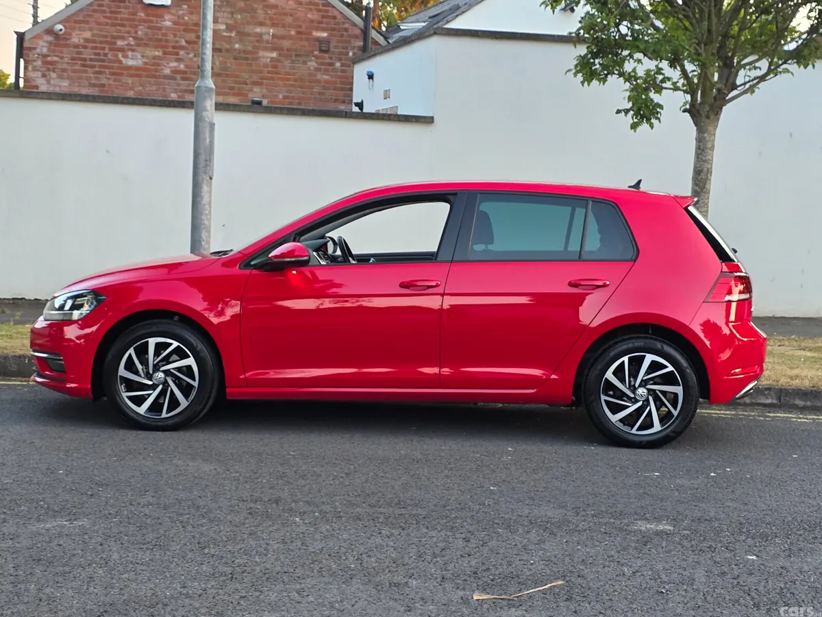Volkswagen Golf Hatchback, Diesel, 2019, Red