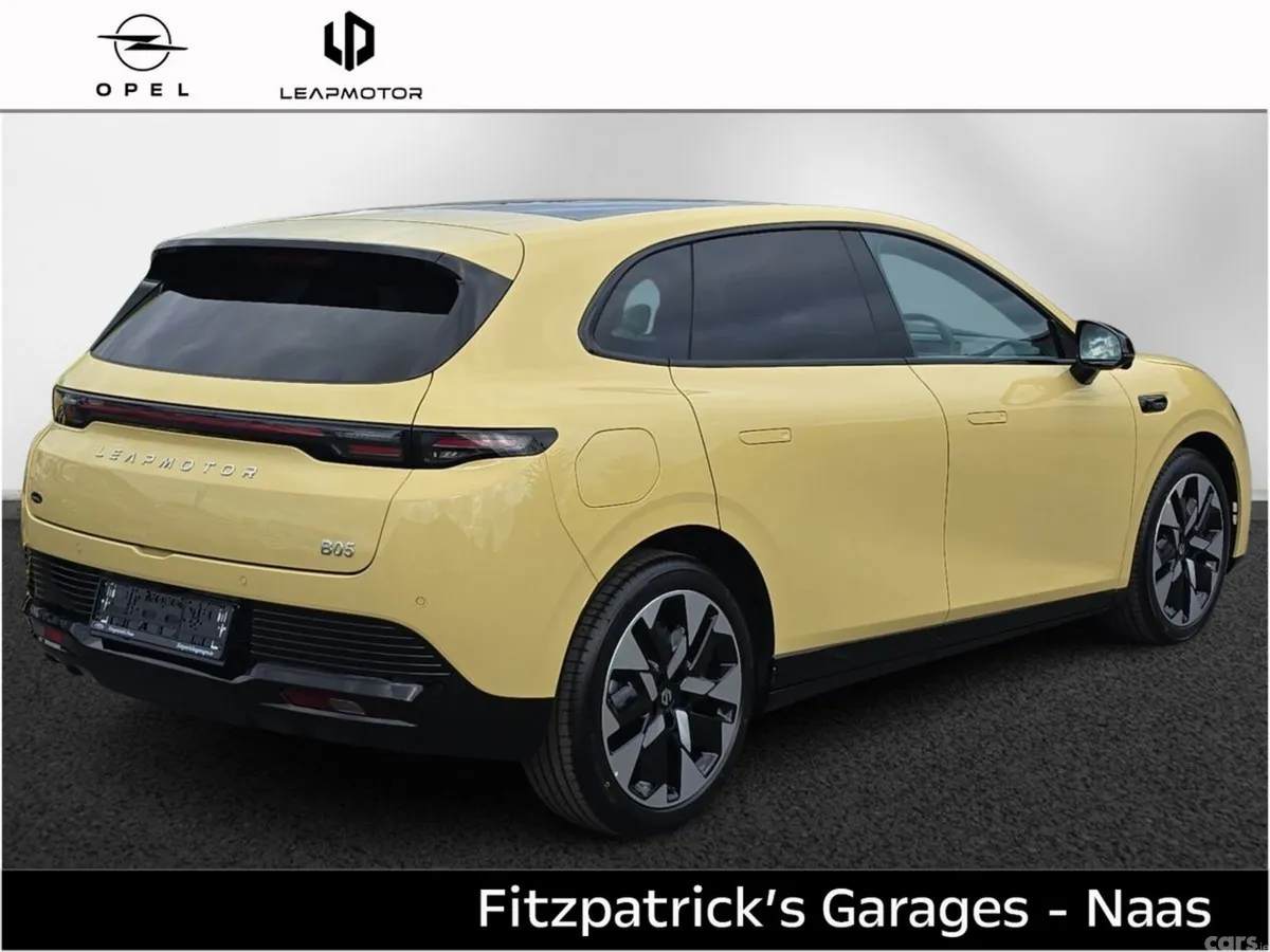 Leapmotor B05 Hatchback, Electric, 2026, Yellow