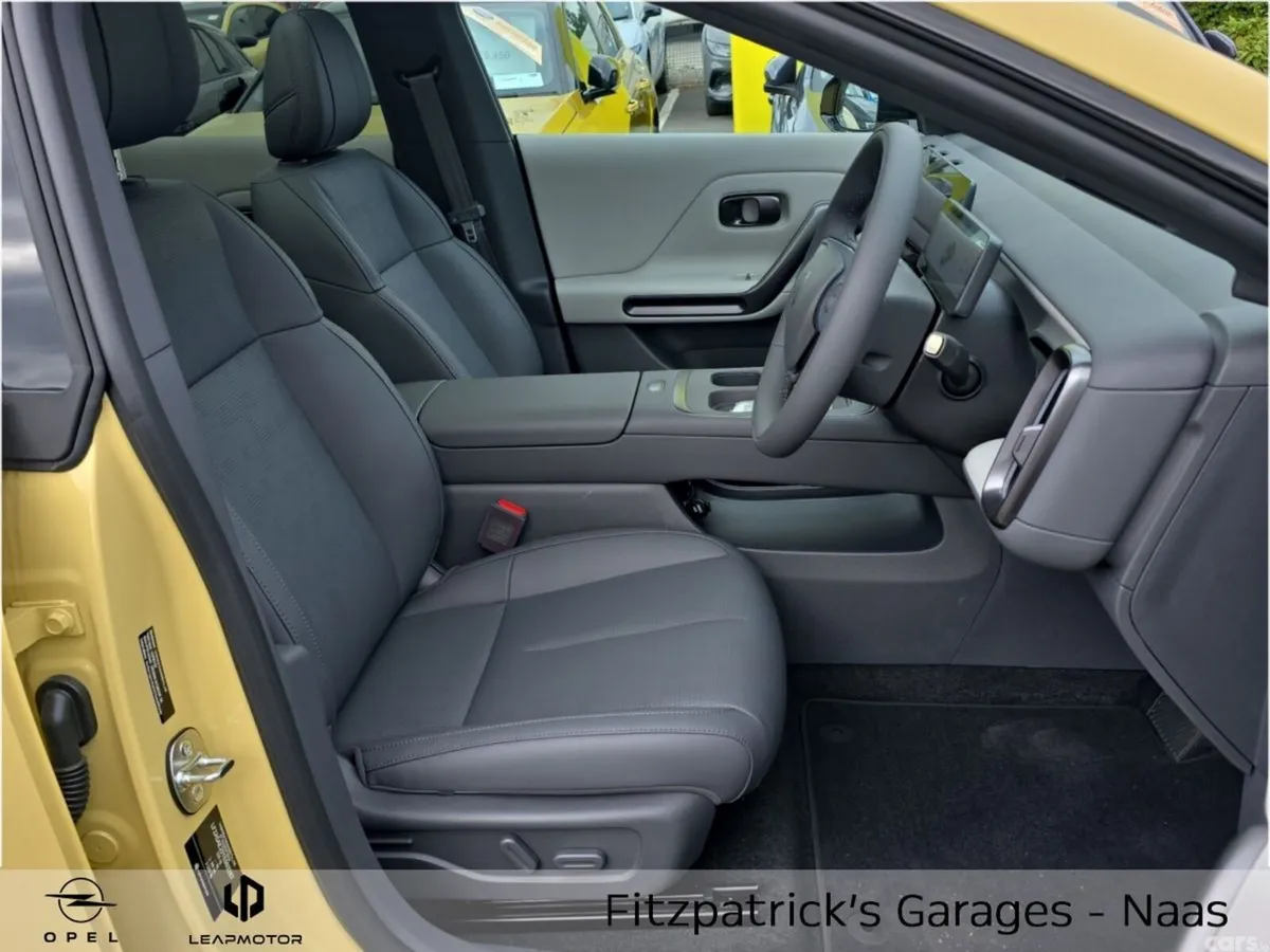 Leapmotor B05 Hatchback, Electric, 2026, Yellow