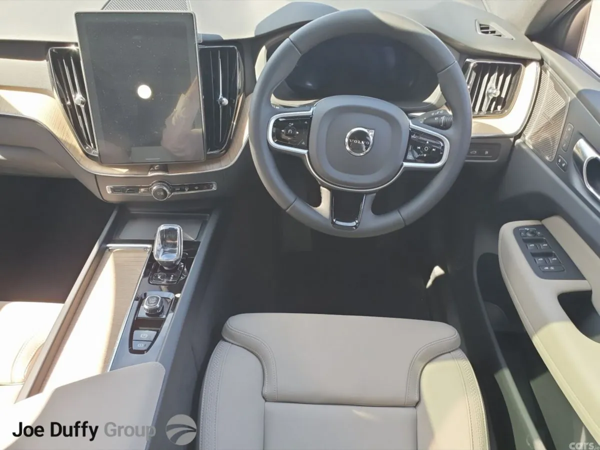 Volvo XC60 SOLD ! T6 AWD PHEV Plus BRIGHT with PLU, Swords