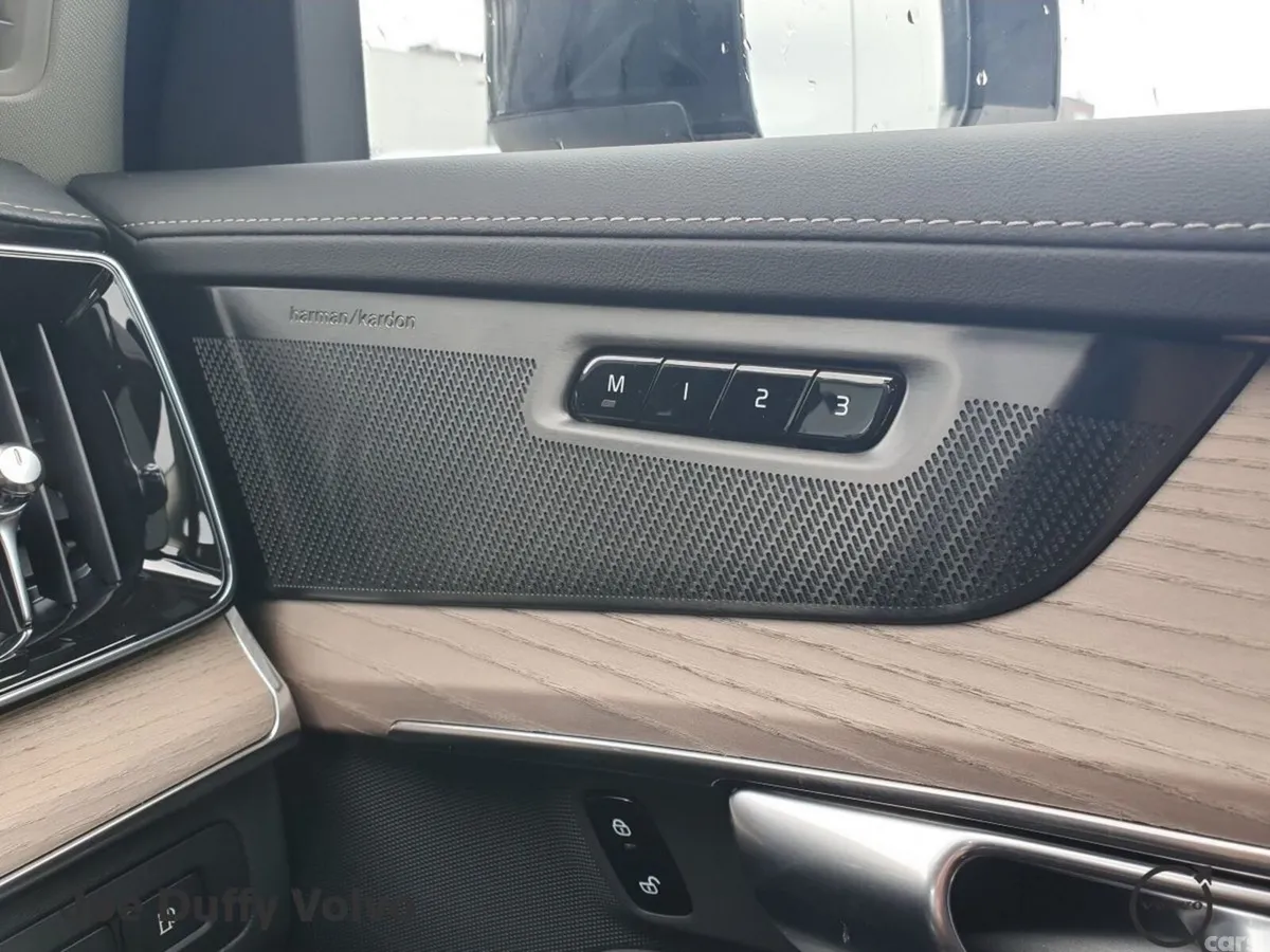 Volvo XC90 SUV, Petrol Plug-in Hybrid, 2026, 