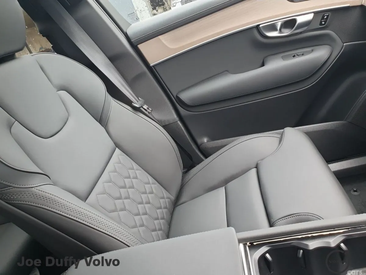 Volvo XC90 SUV, Petrol Plug-in Hybrid, 2026, 