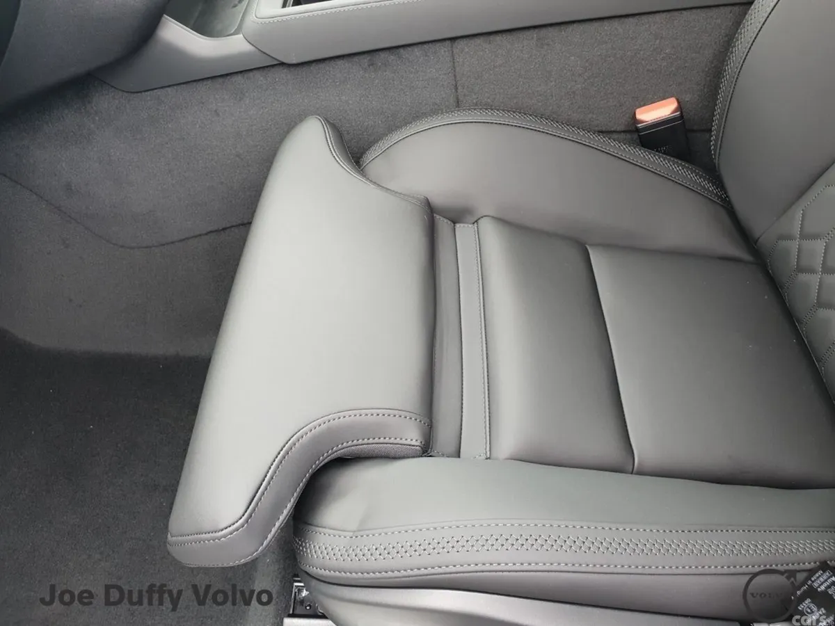 Volvo XC90 SUV, Petrol Plug-in Hybrid, 2026, 