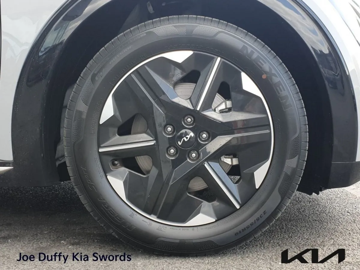 Kia EV6 MPV, Electric, 2026, Grey