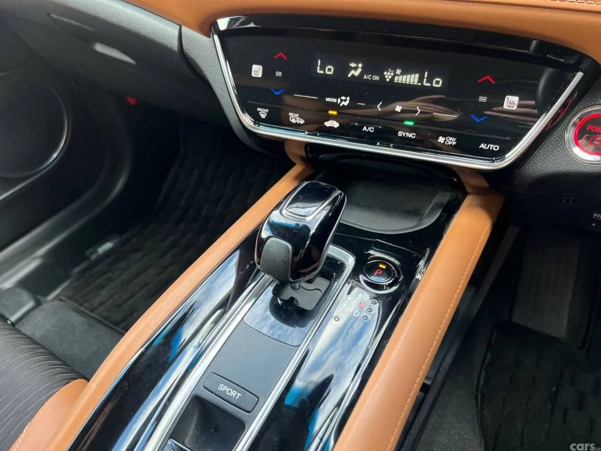 Honda Vezel SUV, Petrol Hybrid, 2019, White