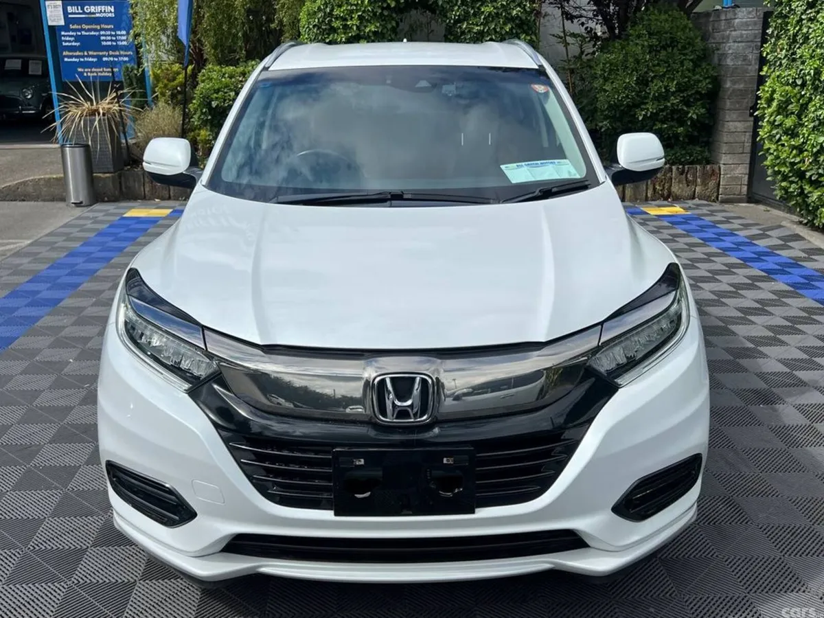 Honda Vezel SUV, Petrol Hybrid, 2019, White