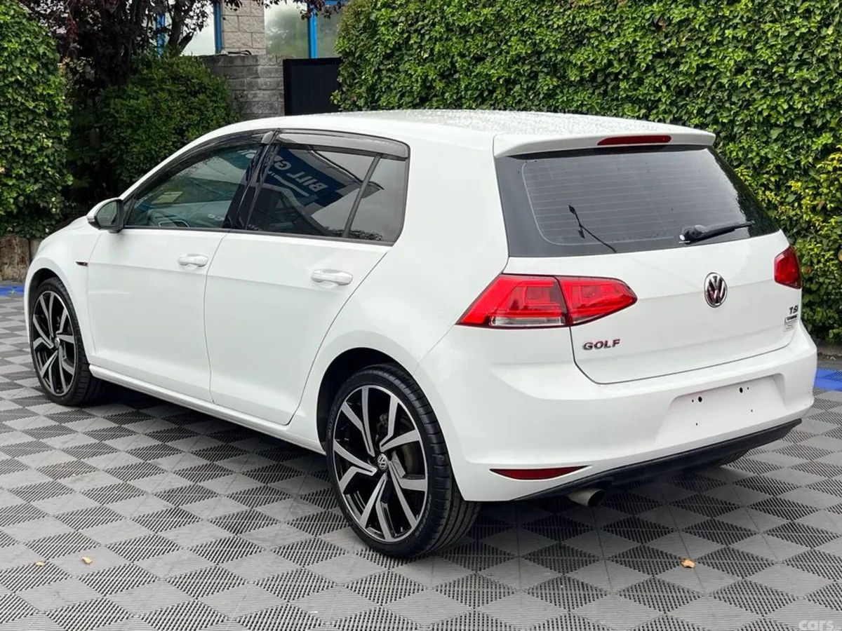 Volkswagen Golf Hatchback, Petrol, 2015, White