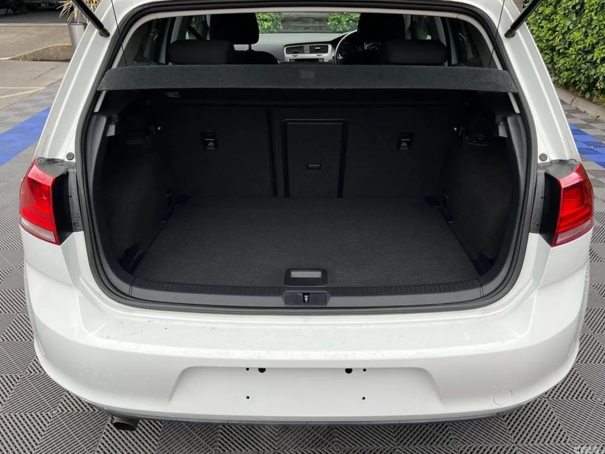 Volkswagen Golf Hatchback, Petrol, 2015, White