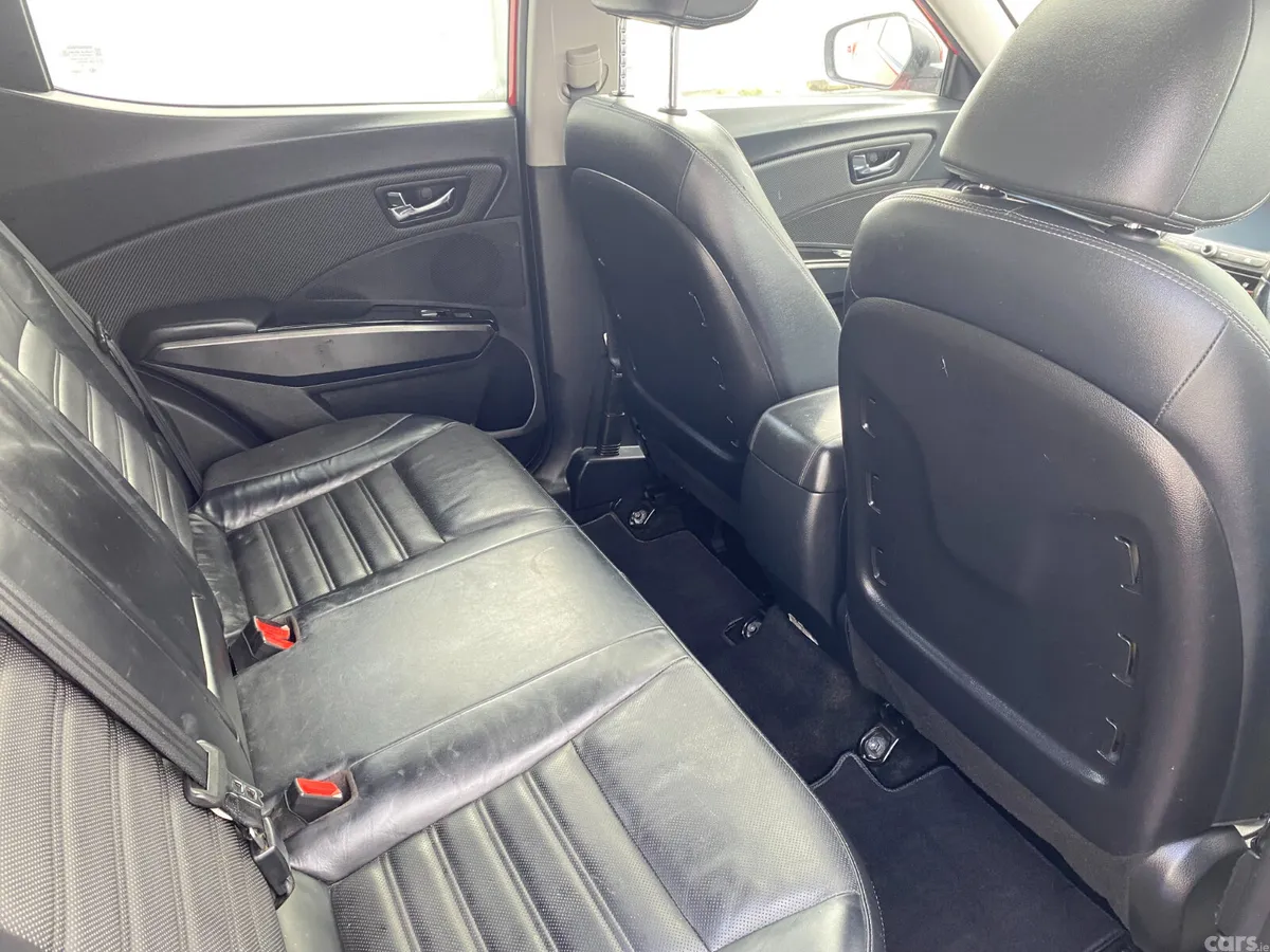 SsangYong Tivoli SUV, Diesel, 2016, Red