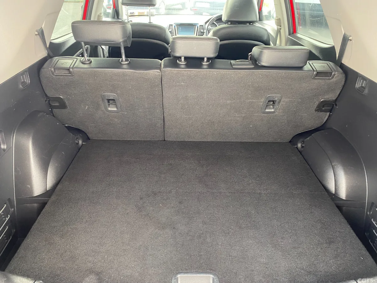 SsangYong Tivoli SUV, Diesel, 2016, Red