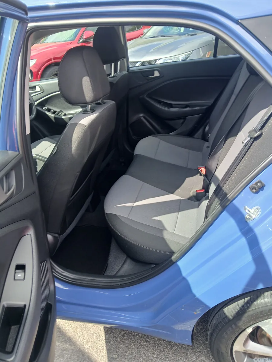 Hyundai i20 Hatchback, Petrol, 2017, Blue