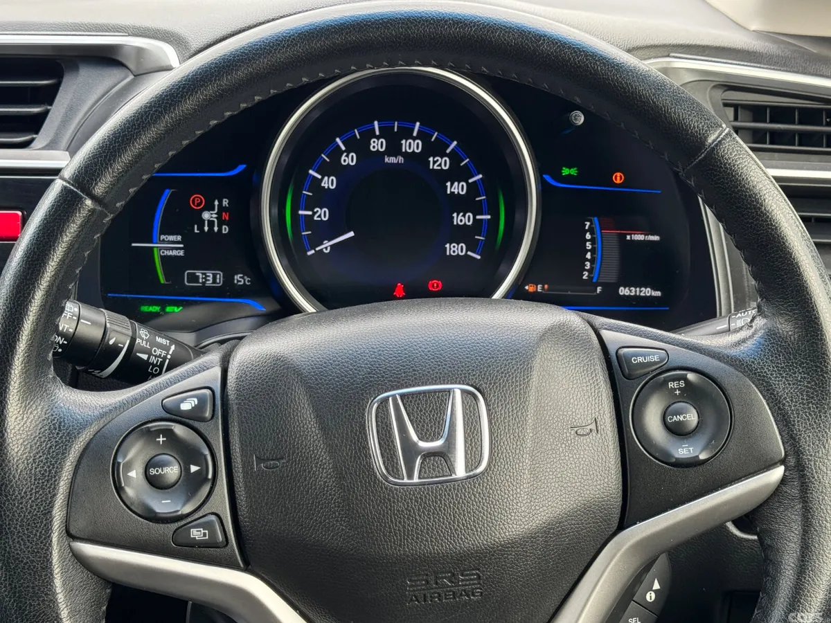 Honda Fit Hatchback, Petrol Hybrid, 2014, Silver