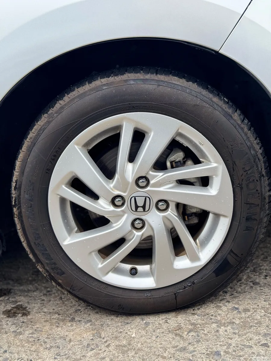 Honda Fit Hatchback, Petrol Hybrid, 2014, Silver